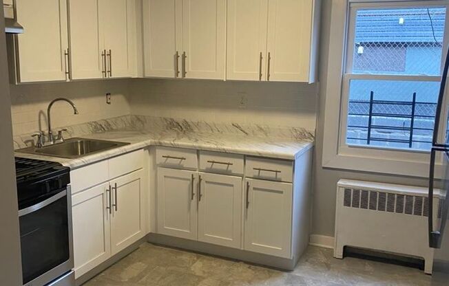 1 bed, 1 bath, $1,695, Unit Apt 04