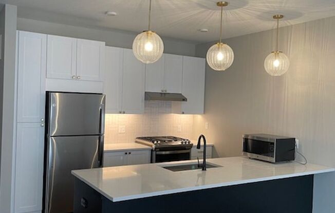 1 bed, 1 bath, 807 sqft, $2,195, Unit 218