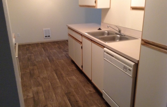 WALLACE PARK APARTMENTS (03)