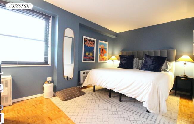 3 beds, 1.5 baths, $8,350, Unit 16G