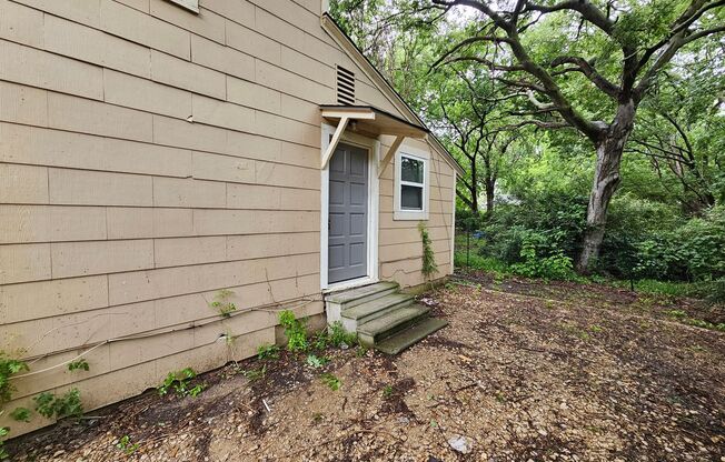 Cozy 2-Bedroom, 1-Bath Diplex with 1-Car Garage Near UNT Denton – Priced to Lease Fast!