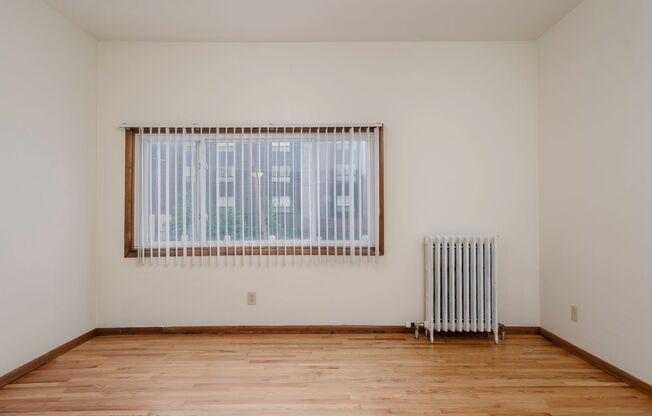 Studio, 1 bath, 400 sqft, $895, Unit 1917-06