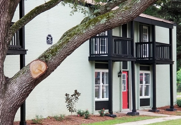 Oak Grove Apartments in Hattiesburg, MS