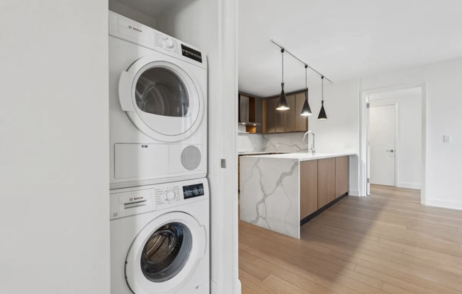 420 E 55 ST