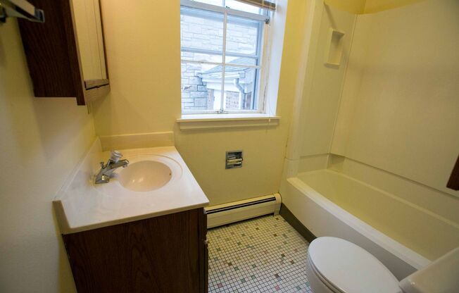 Studio, 1 bath, $940