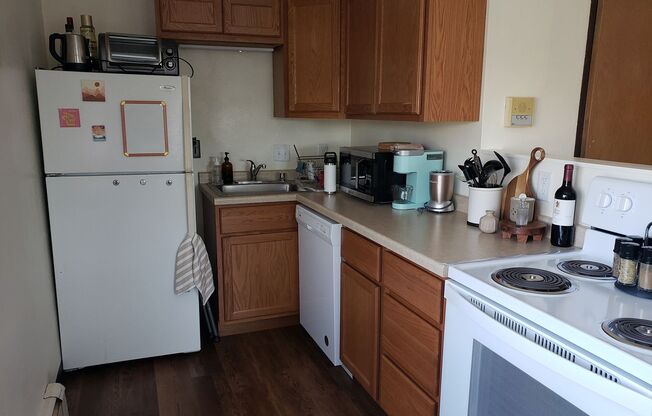 1 bed, 1 bath, $1,125, Unit 3H