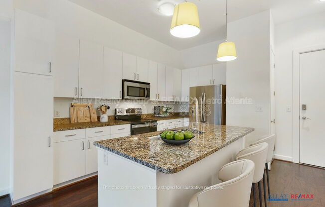 711 Cosmopolitan Dr NE