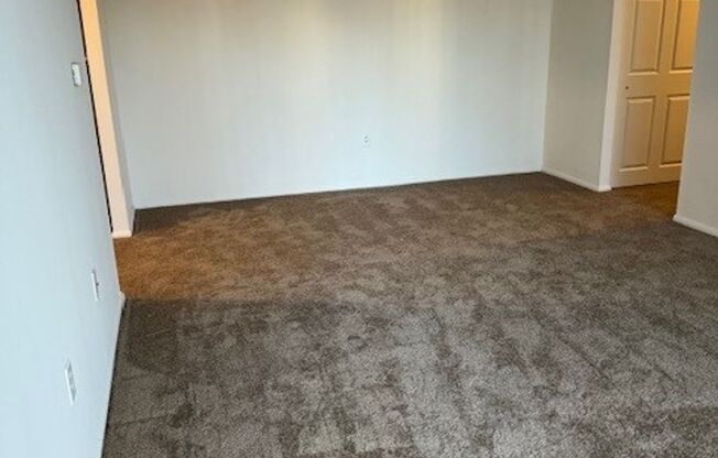 2 beds, 1 bath, 956 sqft, $1,695, Unit 00 - E- 6
