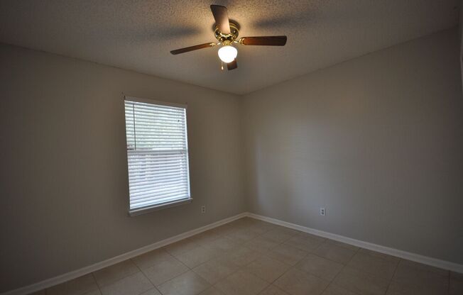 3 beds, 2 baths, $1,650