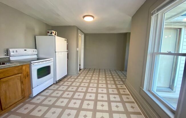 1 bed, 1 bath, $795, Unit Apt. 2