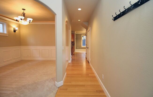 Alluring 4 Bedroom, 2.5 Bathroom Modern house in Beaverton