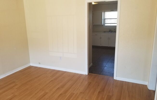 2 beds, 1 bath, 821 sqft, $895, Unit C