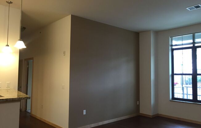 2 beds, 2 baths, $2,775, Unit Suite 2-107 (Furnished)