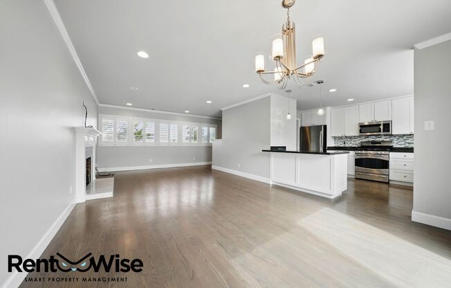 1125 FERNWOOD DR