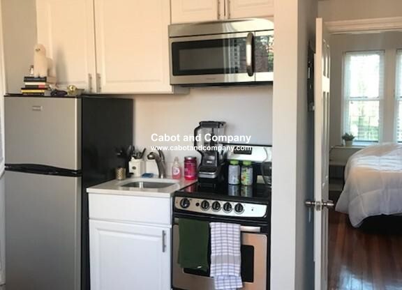 200 Warren Ave