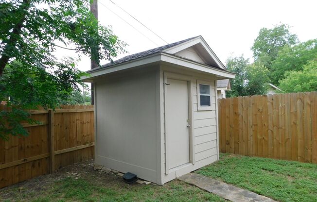 2 beds, 1.5 baths, 936 sqft, $1,395, Unit 8208-AHOOD