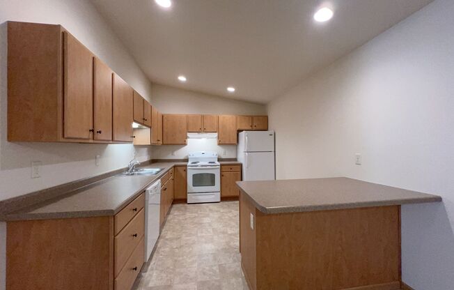 2 beds, 1 bath, 1,295 sqft, $1,315, Unit WI 3565-127