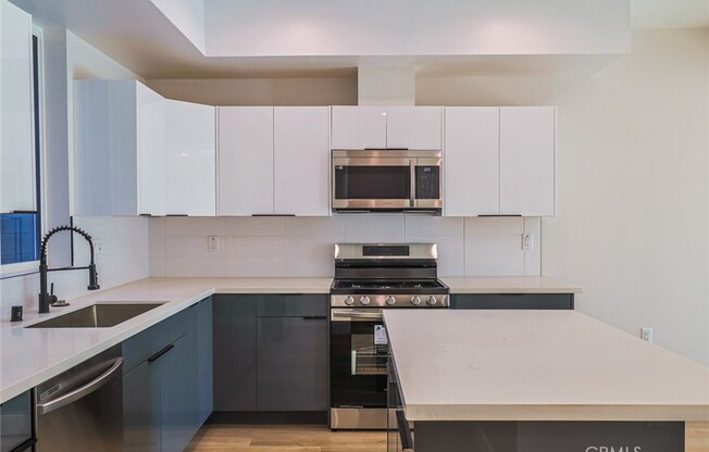5513 GLENNIE LN