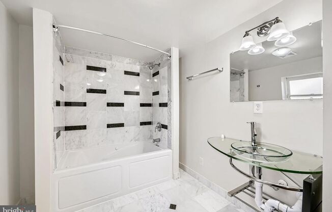TWO BEDROOM TWO BATHROOM TOWNHOUSE AVAILABLE FOR SEPT 1ST MOVE-IN!!!!