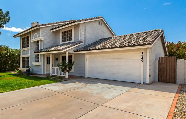 Inviting 4-Bedroom Home with Included Landscaping Services in Chandler