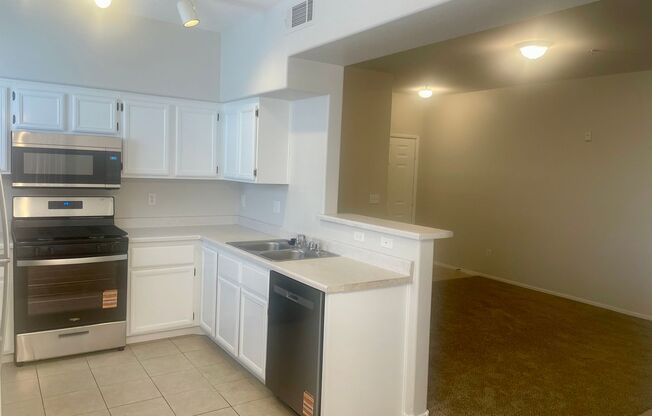 3 beds, 2 baths, $1,695, Unit # 1008