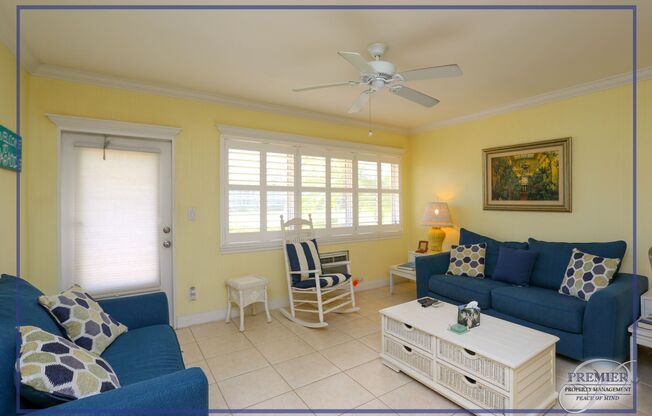 ***BONAIRE CLUB***DOWNTOWN NAPLES***FURNISHED SEASONAL RENTAL***OWNER OPEN TO LONG TERM LEASE***