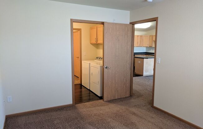 1 bed, 1 bath, 718 sqft, $945