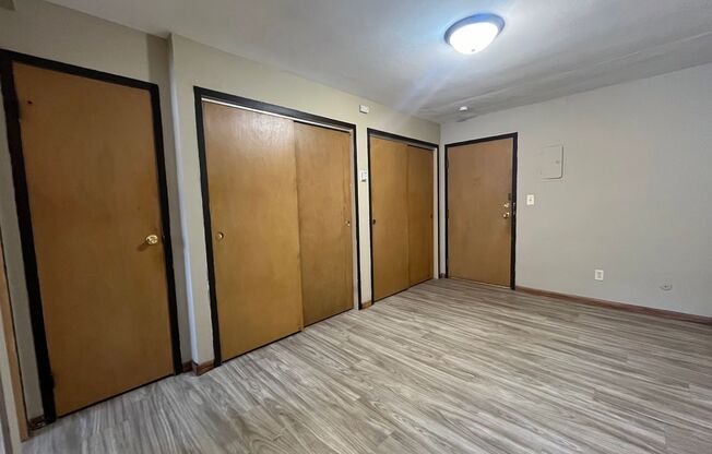 Studio, 1 bath, 254 sqft, $860, Unit 9