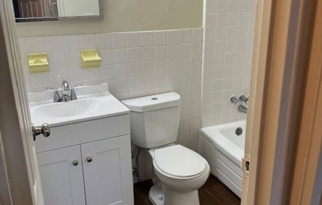 2 beds, 1 bath, 956 sqft, $1,695, Unit 00 - E- 6
