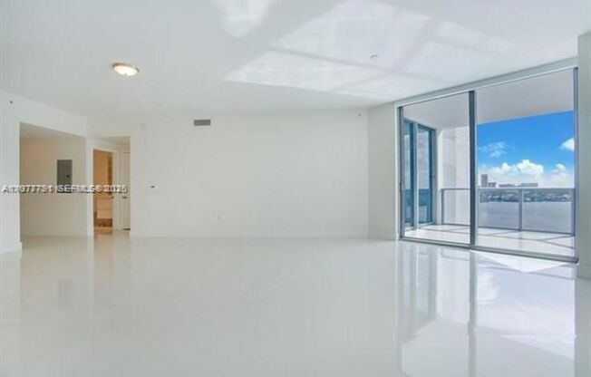 2 beds, 2 baths, 1,670 sqft, $5,500, Unit 17301 Biscayne Blvd unit 1103