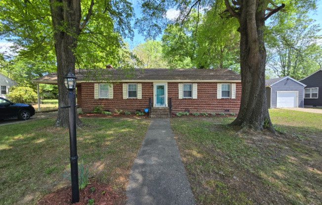 107 N COLONIAL DR