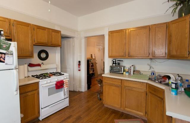 1723 HURON