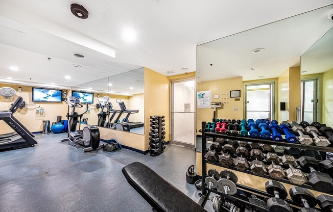 2 beds, 2 baths, 1,042 sqft, $3,200, Unit 2W