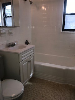 1 bed, 1 bath, $1,800, Unit 301A