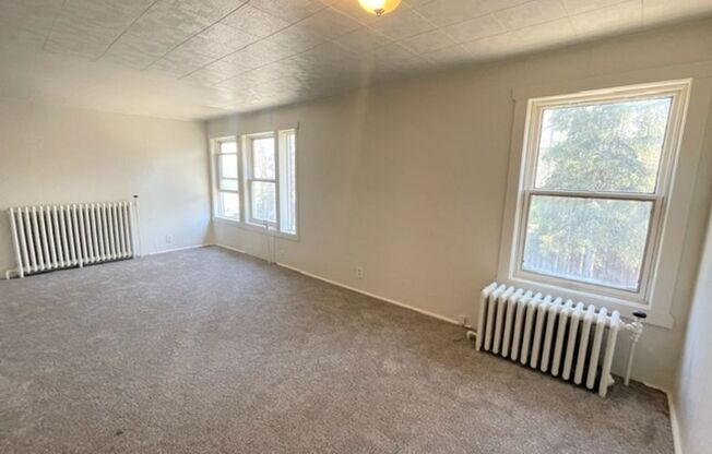 1 bed, 1 bath, $1,095, Unit 6