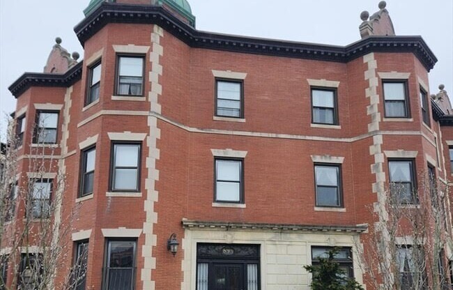 899 BEACON ST