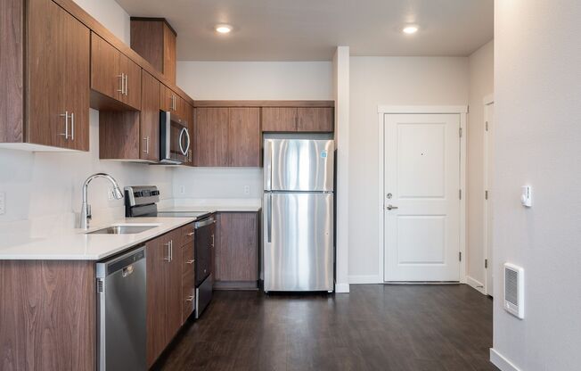 2 beds, 2 baths, 920 sqft, $2,395, Unit 25-205