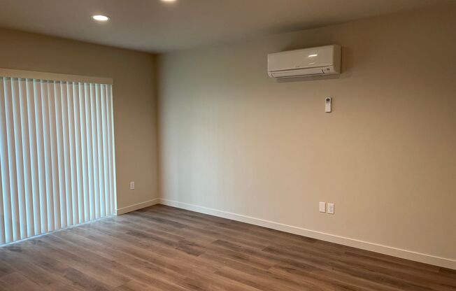 2 beds, 2.5 baths, 1,268 sqft, $1,850, Unit #4