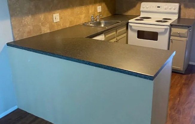 6464 W 13th Ave – Renovated 2-Bedroom Apartments near Light Rail Station!