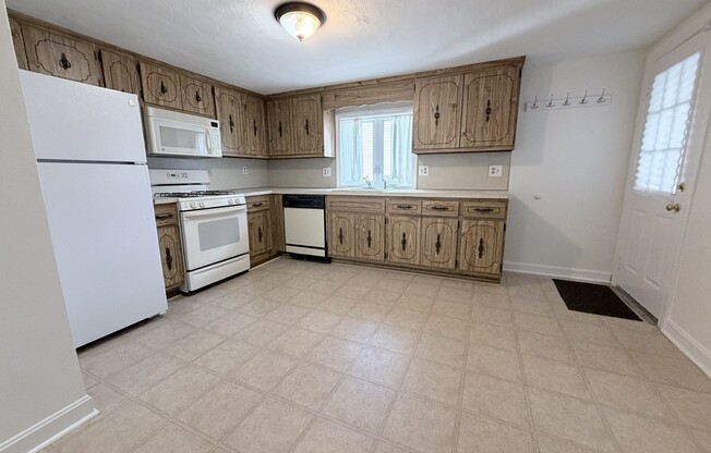 2 beds, 1 bath, 1,100 sqft, $2,200, Unit 231