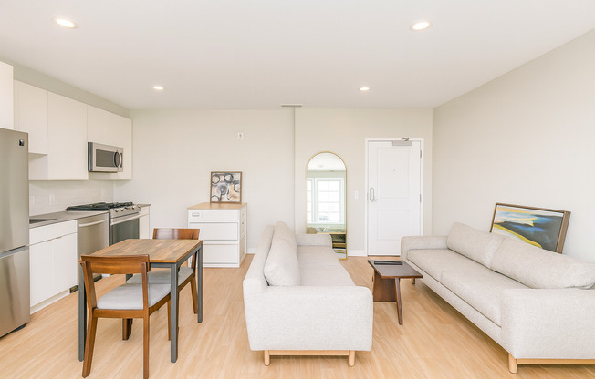 Studio, 1 bath, 509 sqft, $2,595, Unit 420