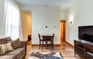 1 bed, 1 bath, 500 sqft, $750, Unit 208