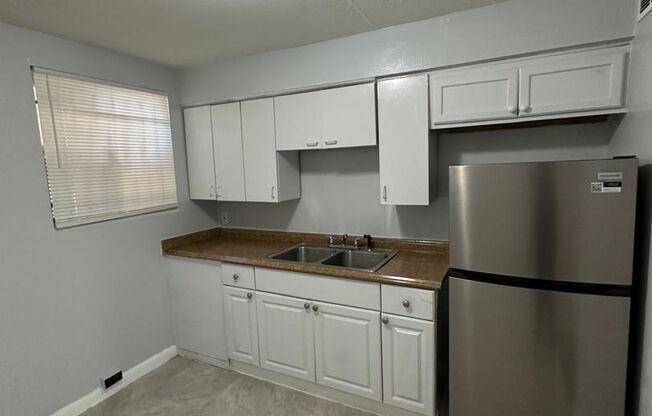 2 beds, 1 bath, 750 sqft, $900, Unit Unit B