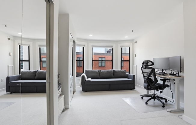 2 beds, 1 bath, 905 sqft, $6,600, Unit 801