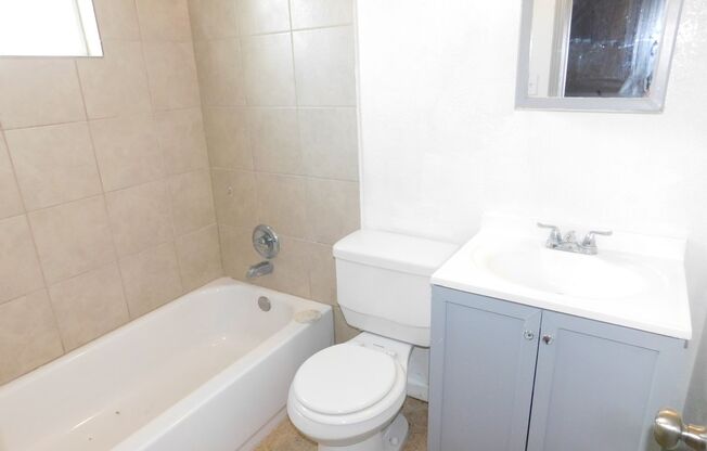 Studio, 1 bath, 373 sqft, $525, Unit 10