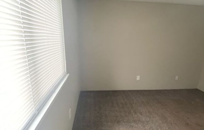 2 beds, 2 baths, 856 sqft, $920, Unit 2726-1210