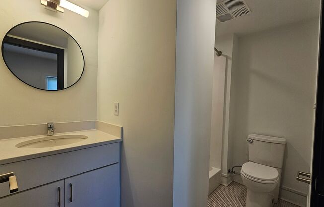 1 bed, 1 bath, 371 sqft, $795, Unit 216