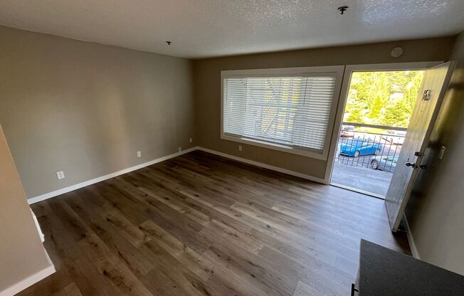 1 bed, 1 bath, 415 sqft, $1,295, Unit 16