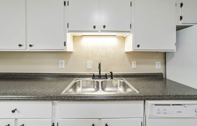 1 bed, 1 bath, 616 sqft, $855, Unit B-8