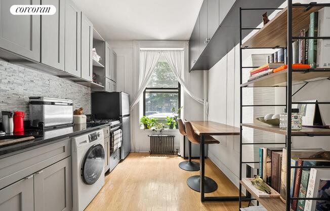223 E 88 ST